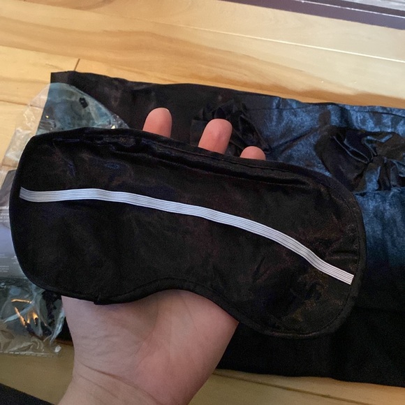 Six piece satin pillow case eye mask and scrunchie set - Picture 4 of 5